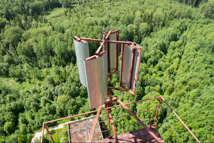 Мачта высотой 355 метров