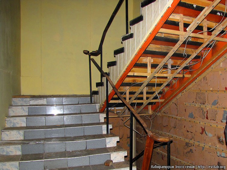 Заброшенное здание клуба