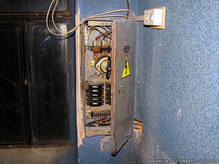 Заброшенное здание клуба