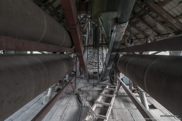 Заброшенный зерноочиститель, Хабаровский край Заброшенный зерноочиститель, Хабаровский край