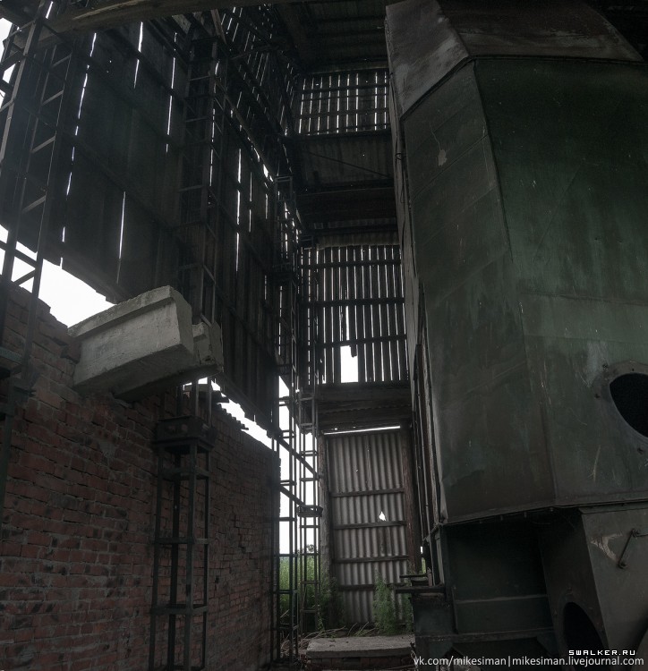 Заброшенный зерноочиститель, Хабаровский край Заброшенный зерноочиститель, Хабаровский край