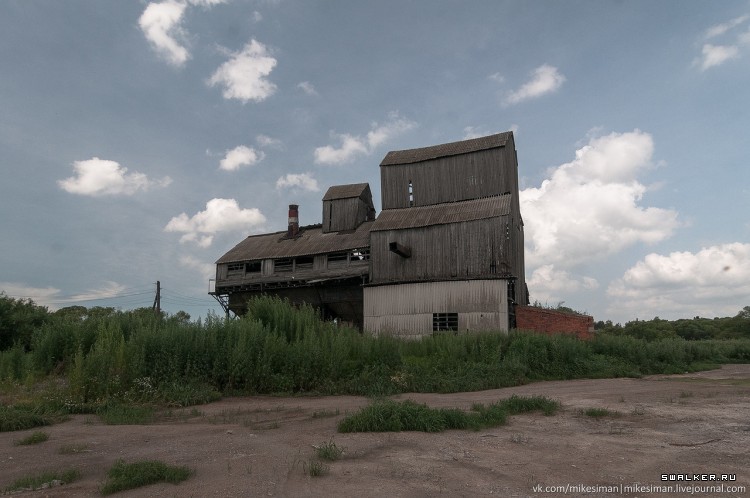 Заброшенный зерноочиститель, Хабаровский край Заброшенный зерноочиститель, Хабаровский край