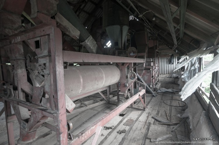 Заброшенный зерноочиститель, Хабаровский край Заброшенный зерноочиститель, Хабаровский край