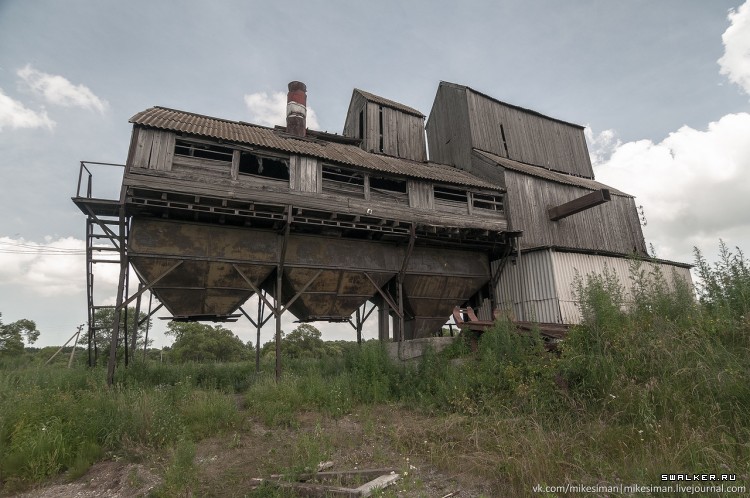 Заброшенный зерноочиститель, Хабаровский край Заброшенный зерноочиститель, Хабаровский край