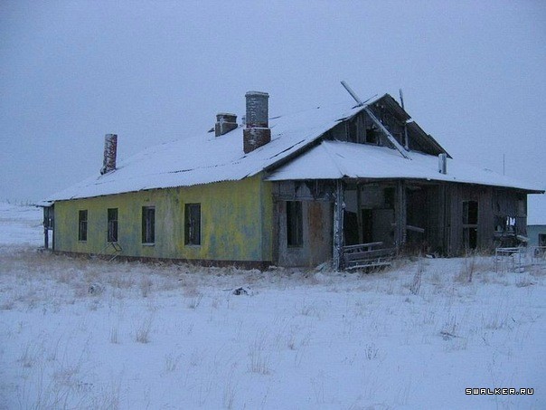Бывшая ВЧ, поселок Скорбеевка, Мурманская область