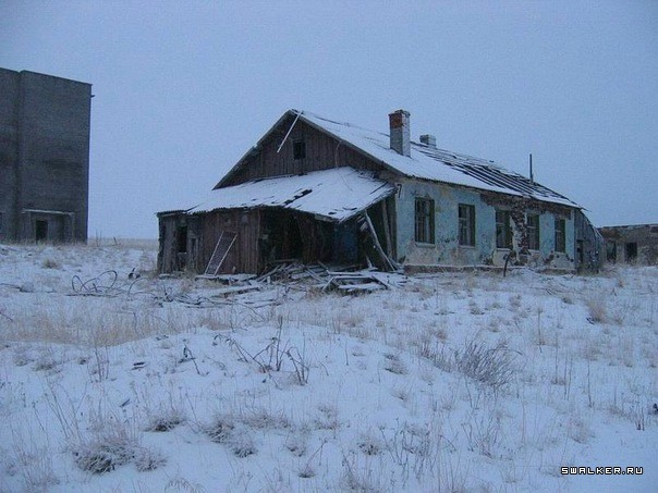 Бывшая ВЧ, поселок Скорбеевка, Мурманская область