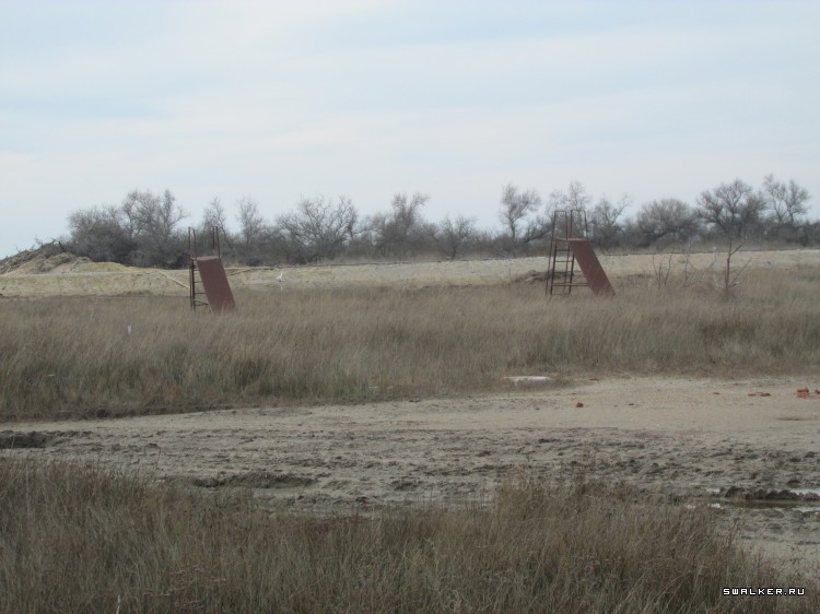 Заброшенная рыбацкая деревня и база отдыха "Средняя Коса" на Острое Тузла