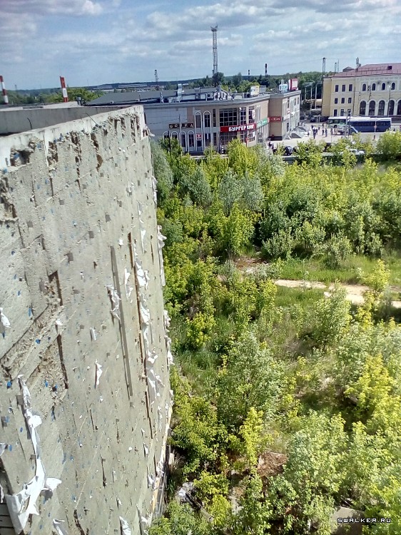 Недостроенный ТЦ в Серпухове Недостроенный ТЦ в Серпухове