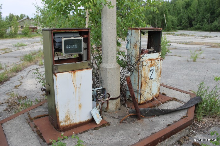 Заброшенная советская нефтебаза с заправкой, Свердловская область