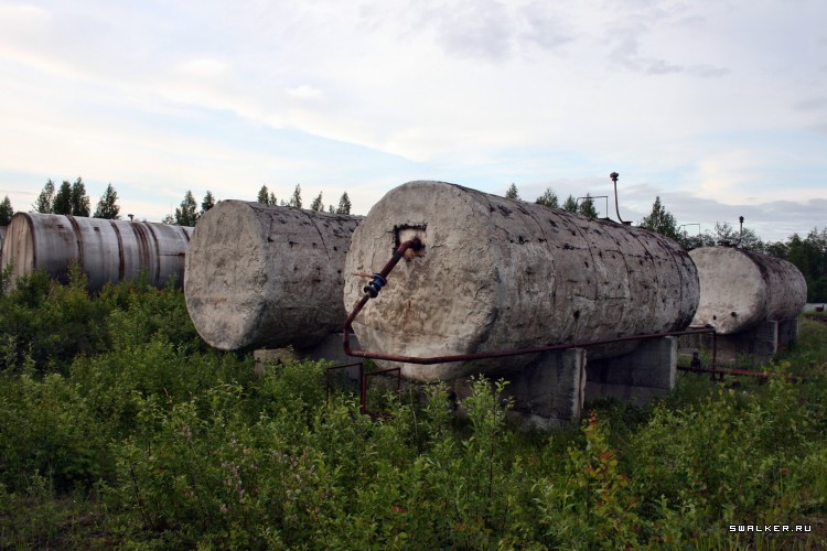 Заброшенная советская нефтебаза с заправкой, Свердловская область