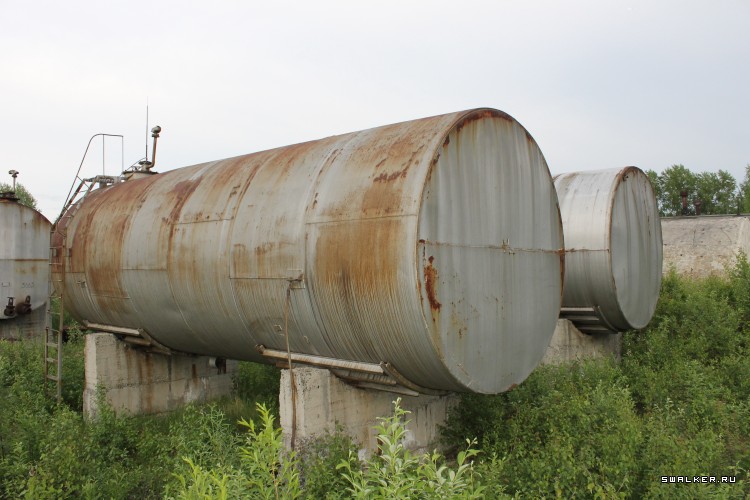 Заброшенная советская нефтебаза с заправкой, Свердловская область