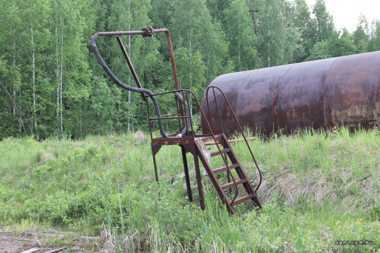 Заброшенная советская нефтебаза с заправкой, Свердловская область
