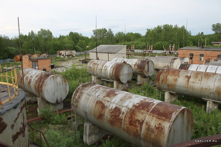 Заброшенная советская нефтебаза с заправкой, Свердловская область