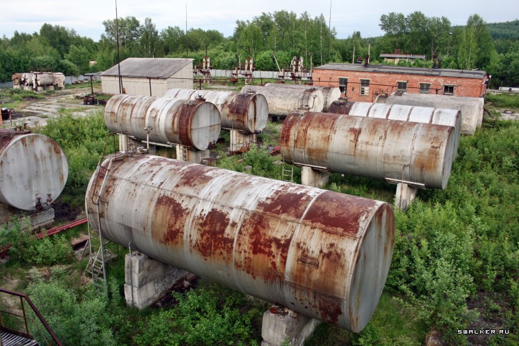 Заброшенная советская нефтебаза с заправкой, Свердловская область
