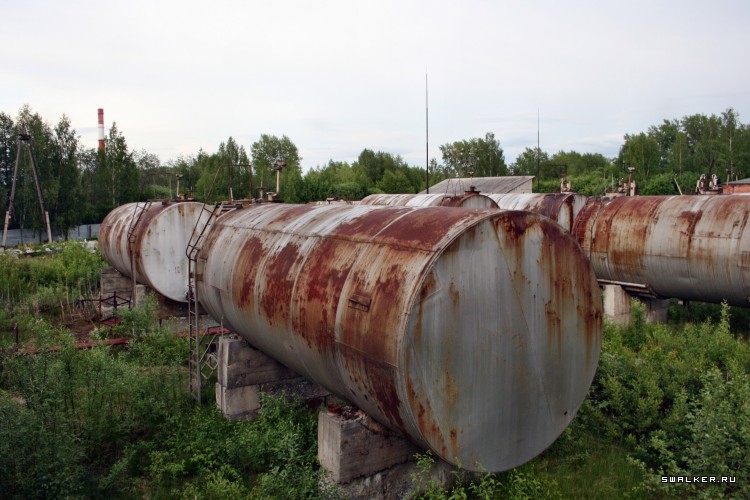 Заброшенная советская нефтебаза с заправкой, Свердловская область