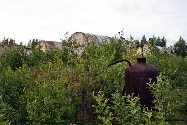 Заброшенная советская нефтебаза с заправкой, Свердловская область