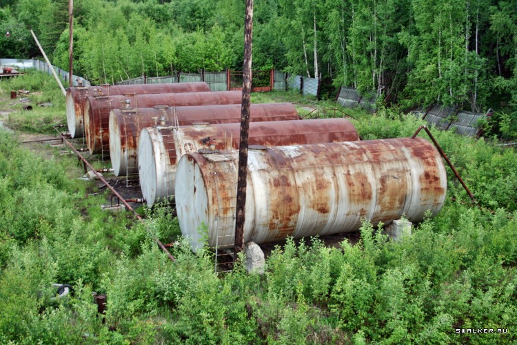 Заброшенная советская нефтебаза с заправкой, Свердловская область