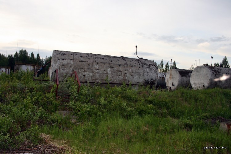 Заброшенная советская нефтебаза с заправкой, Свердловская область