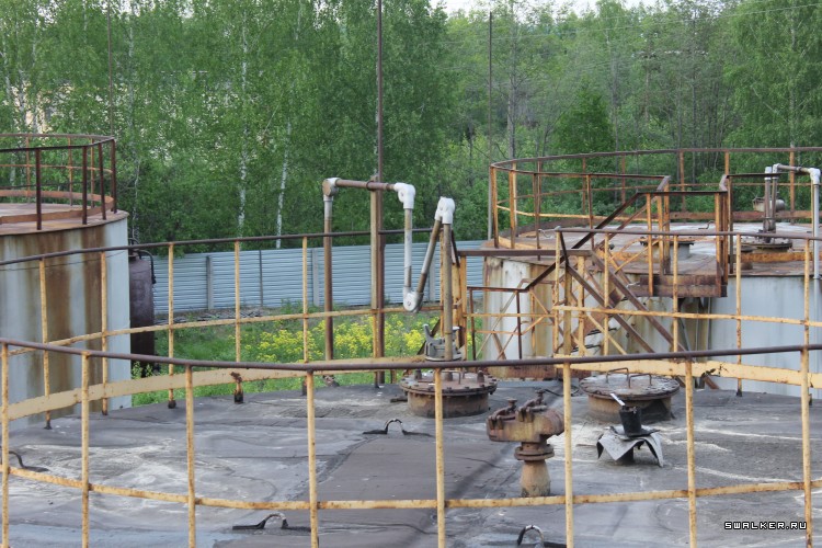Заброшенная советская нефтебаза с заправкой, Свердловская область