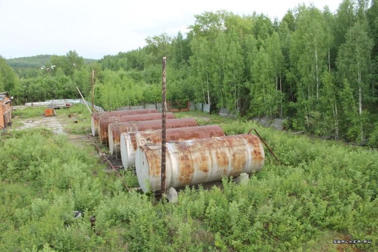 Заброшенная советская нефтебаза с заправкой, Свердловская область