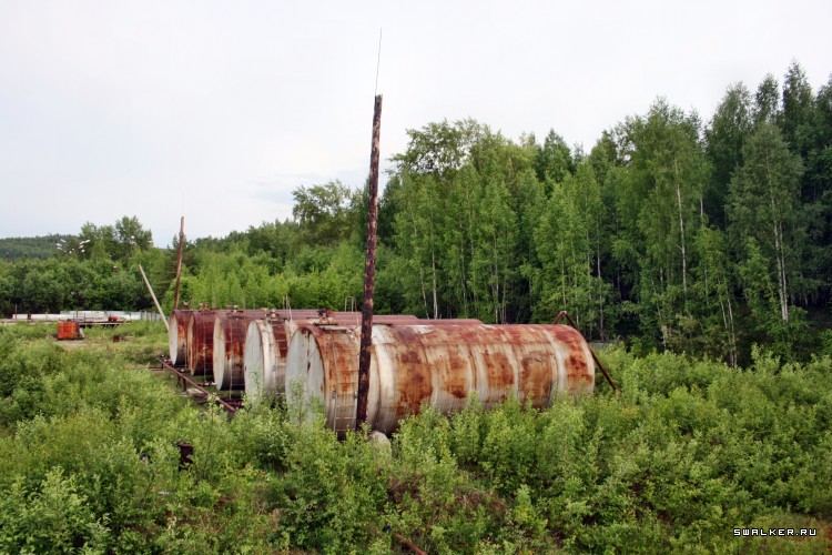 Заброшенная советская нефтебаза с заправкой, Свердловская область
