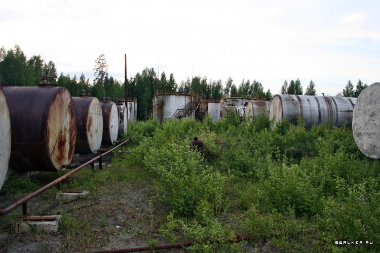 Заброшенная советская нефтебаза с заправкой, Свердловская область