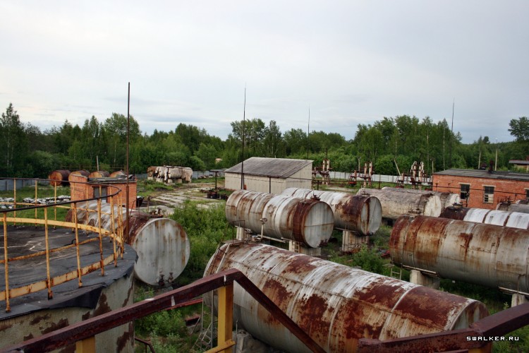 Заброшенная советская нефтебаза с заправкой, Свердловская область