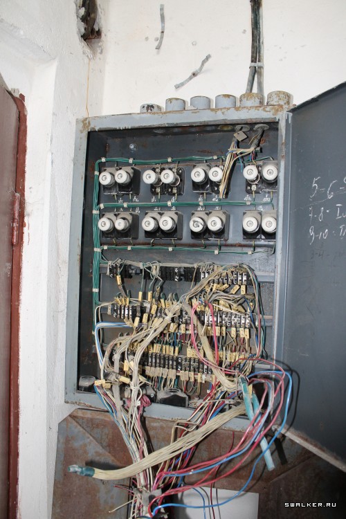 Заброшенная советская нефтебаза с заправкой, Свердловская область