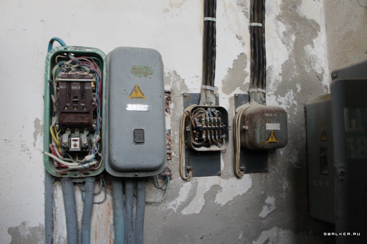 Заброшенная советская нефтебаза с заправкой, Свердловская область