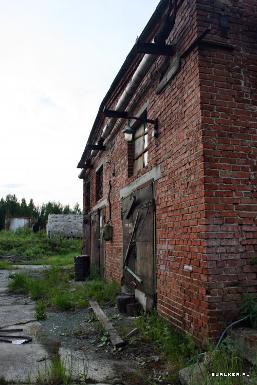 Заброшенная советская нефтебаза с заправкой, Свердловская область