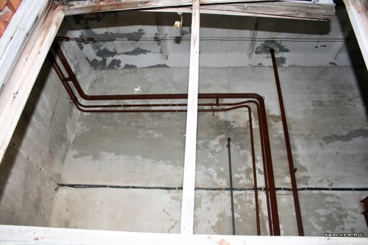 Заброшенная советская нефтебаза с заправкой, Свердловская область