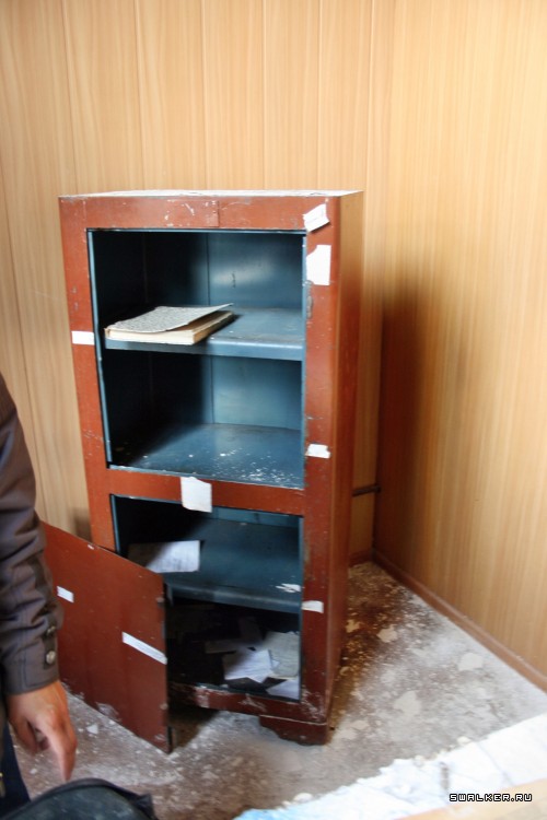 Заброшенная советская нефтебаза с заправкой, Свердловская область