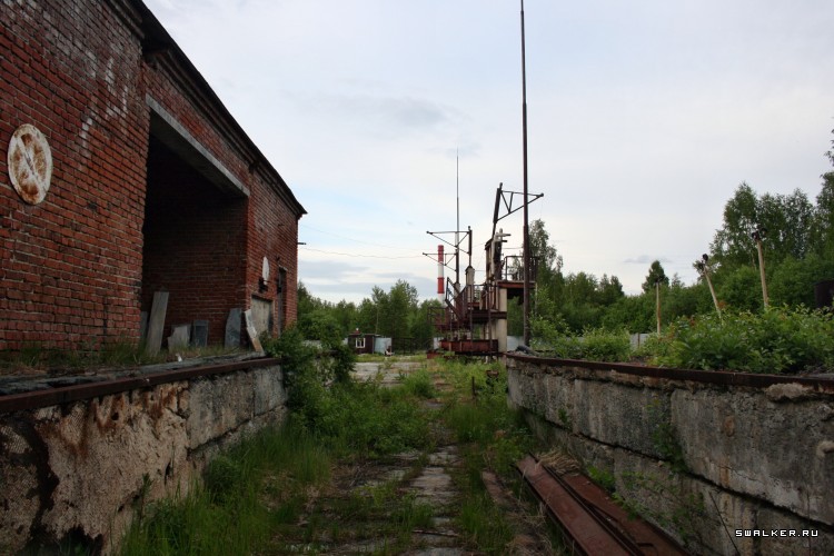 Заброшенная советская нефтебаза с заправкой, Свердловская область