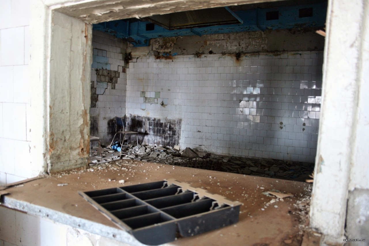 Брошенная заводская столовая, Свердловская область