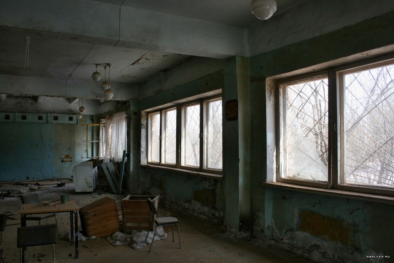 Брошенная заводская столовая, Свердловская область