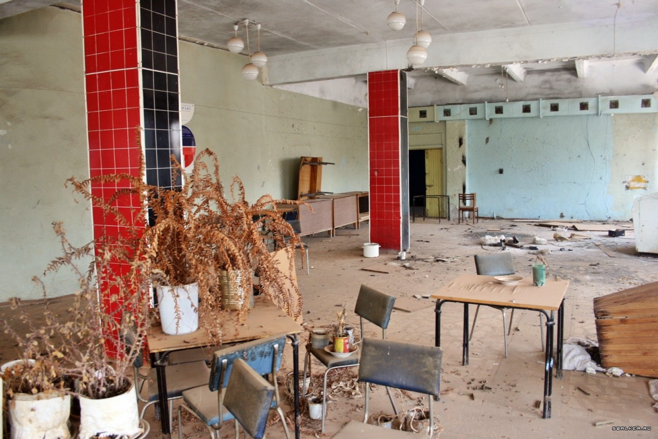 Брошенная заводская столовая, Свердловская область