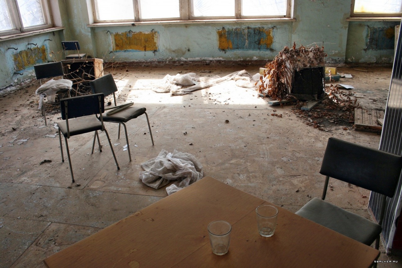 Брошенная заводская столовая, Свердловская область