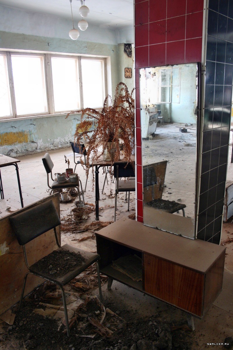 Брошенная заводская столовая, Свердловская область