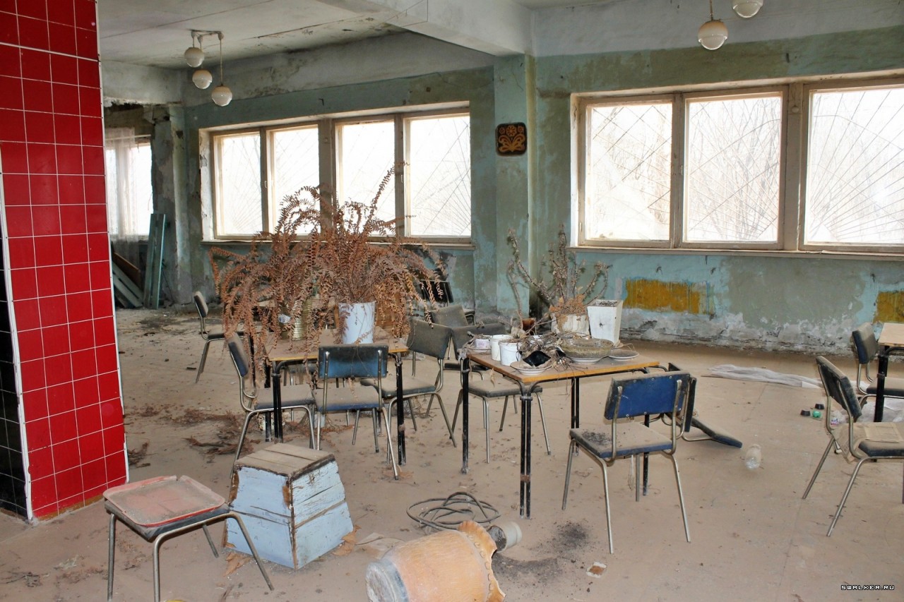 Брошенная заводская столовая, Свердловская область