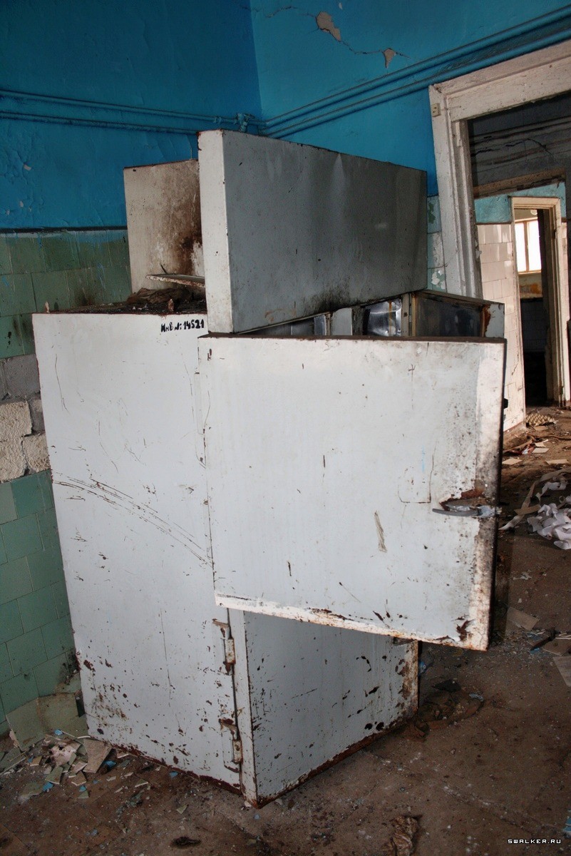 Брошенная заводская столовая, Свердловская область