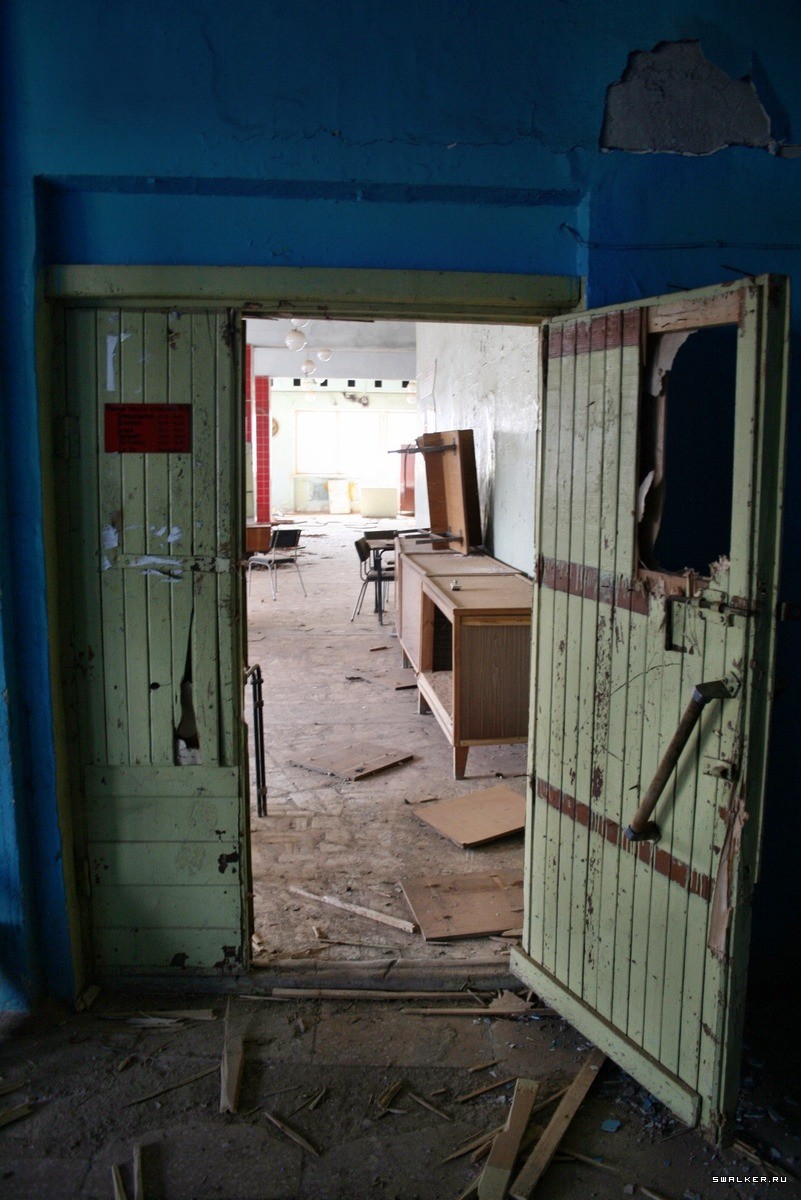 Брошенная заводская столовая, Свердловская область