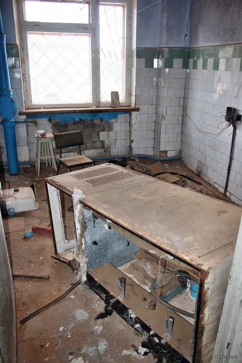 Брошенная заводская столовая, Свердловская область