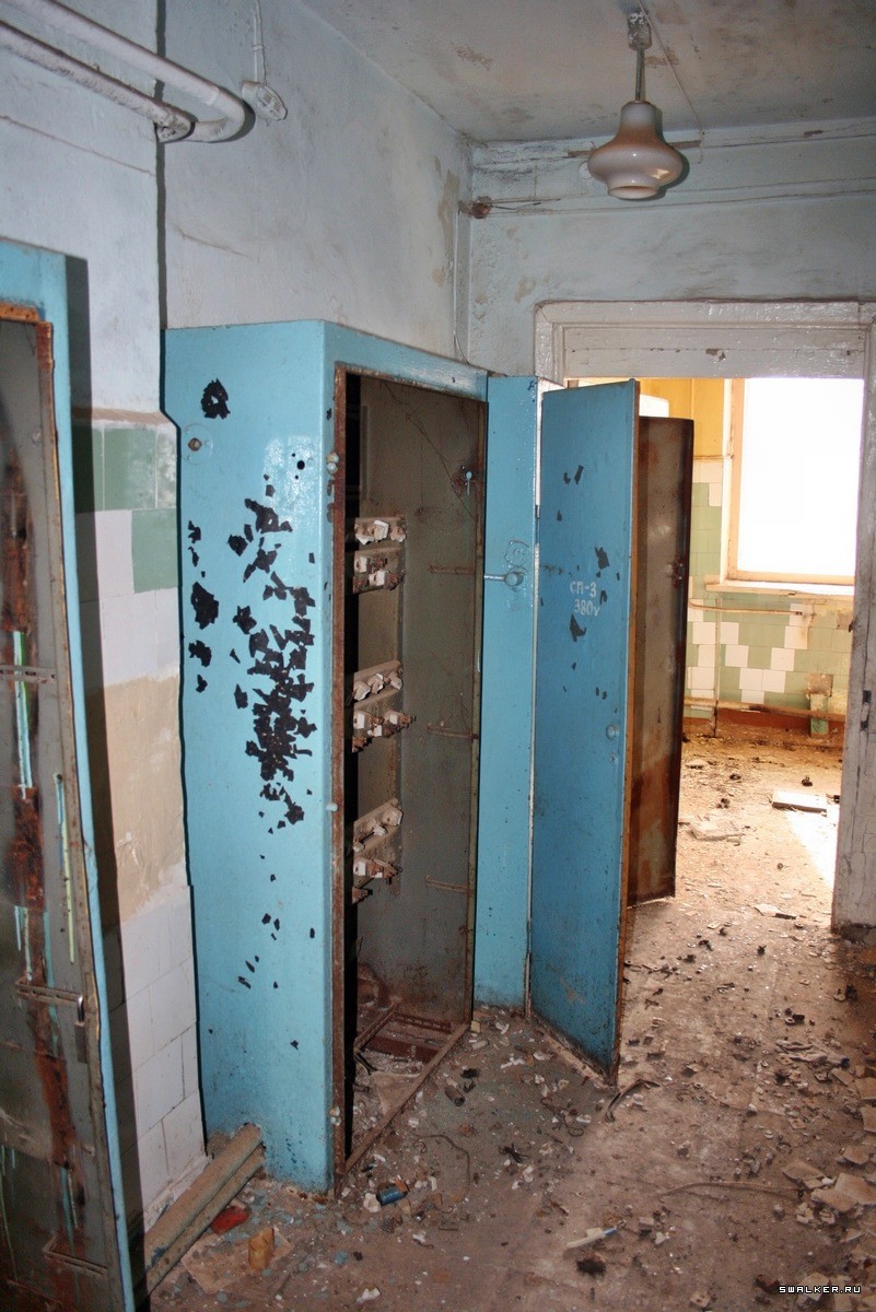 Брошенная заводская столовая, Свердловская область