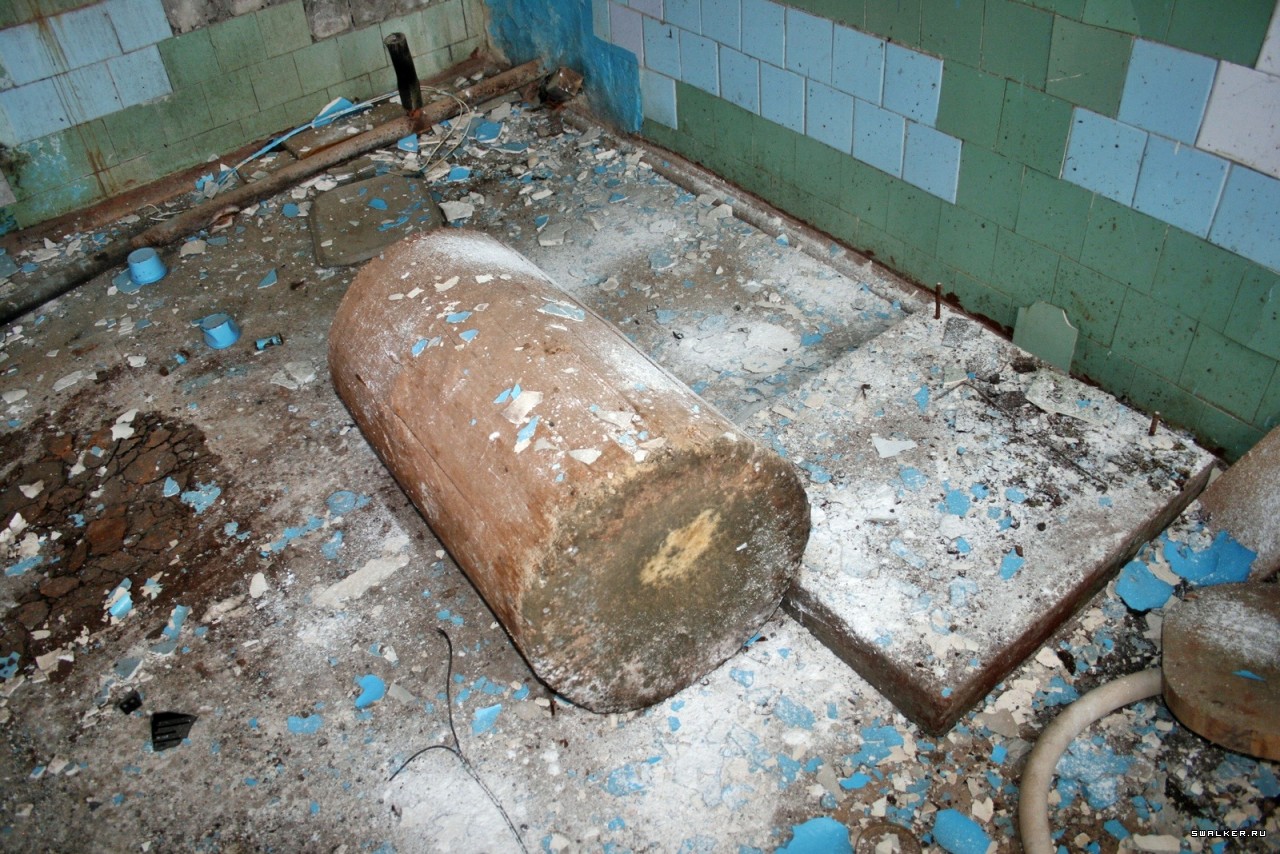 Брошенная заводская столовая, Свердловская область