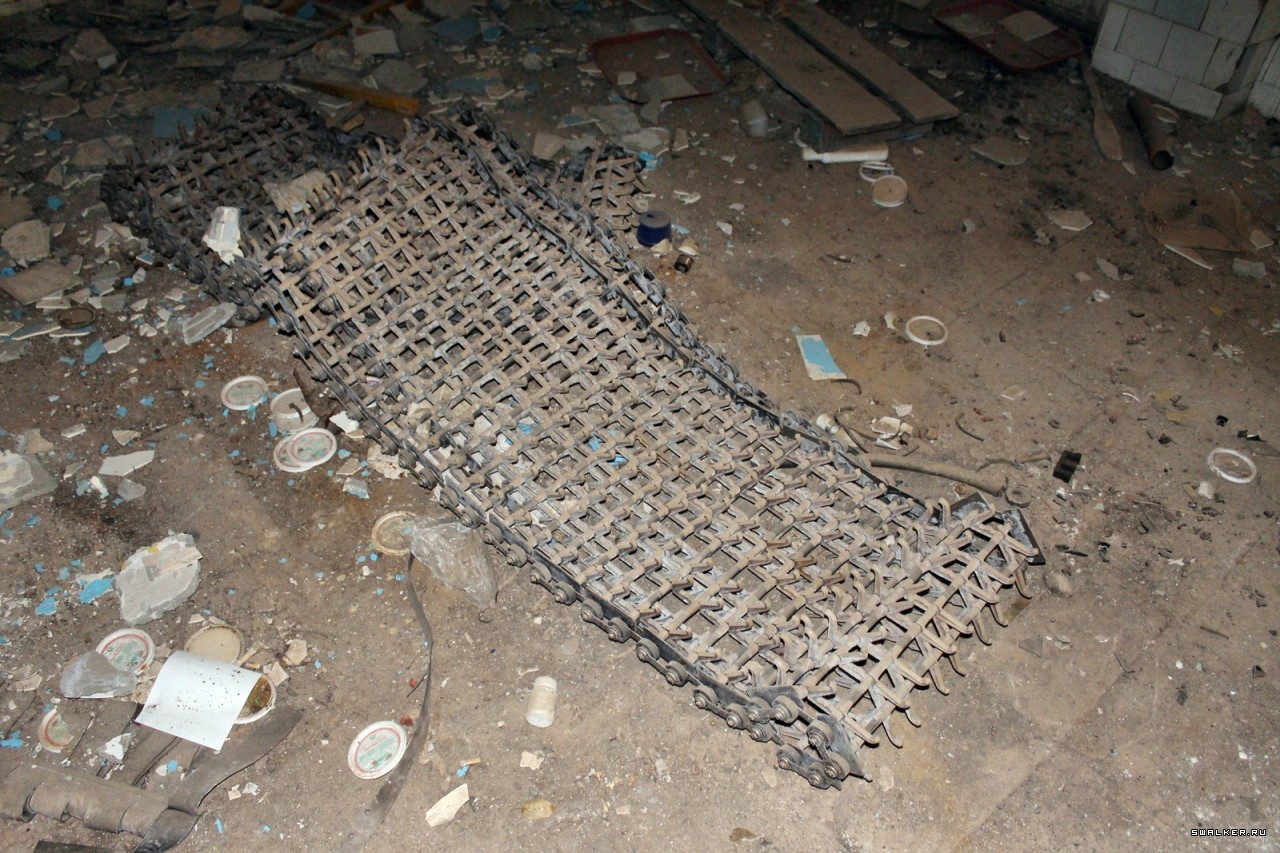 Брошенная заводская столовая, Свердловская область