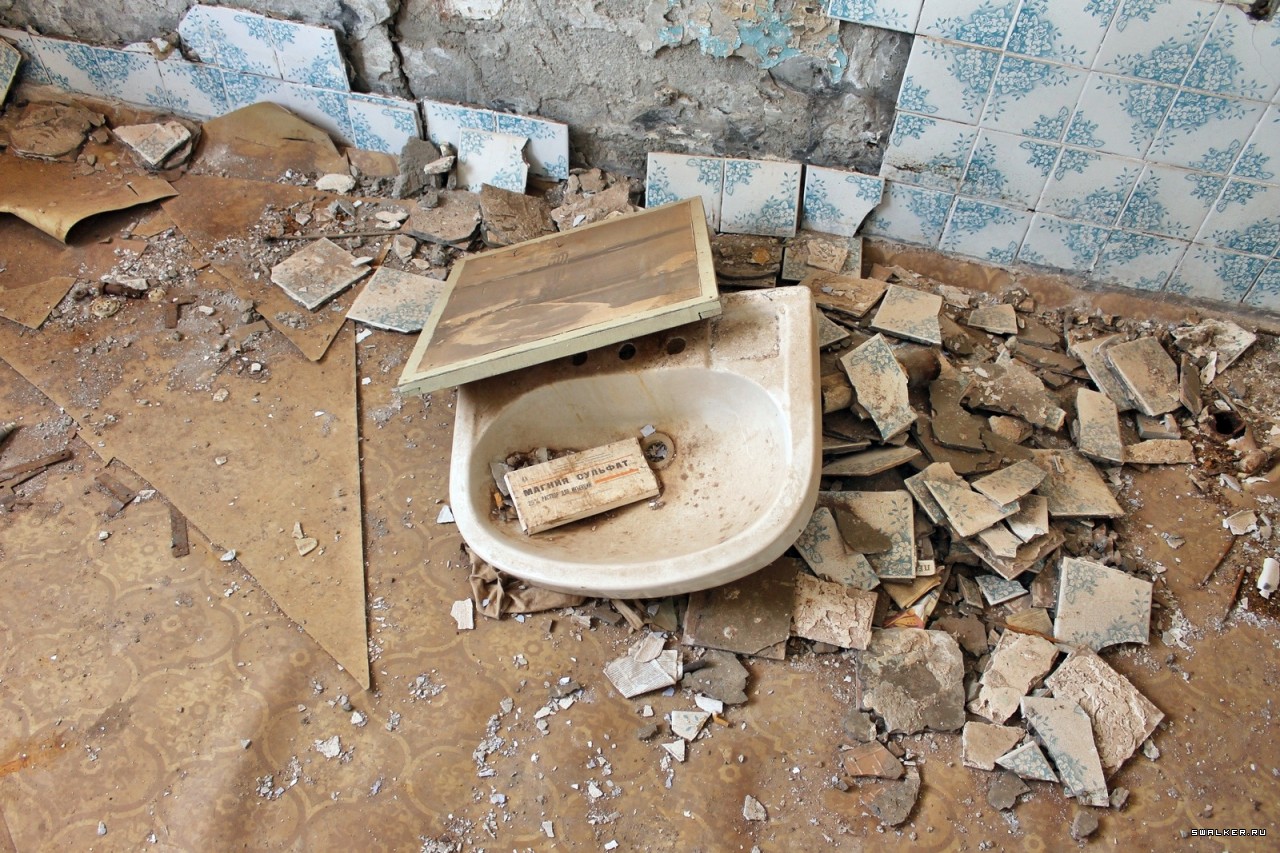 Брошенная заводская столовая, Свердловская область