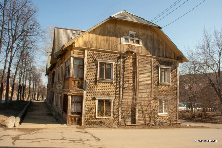 Заброшенный старый дом, Свердловская область